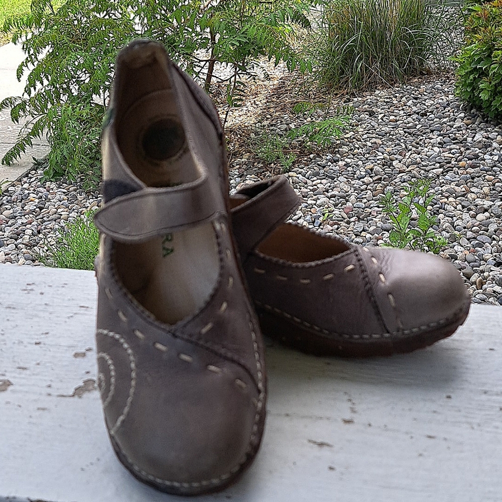 El Naturalista Grey-Blue Leather